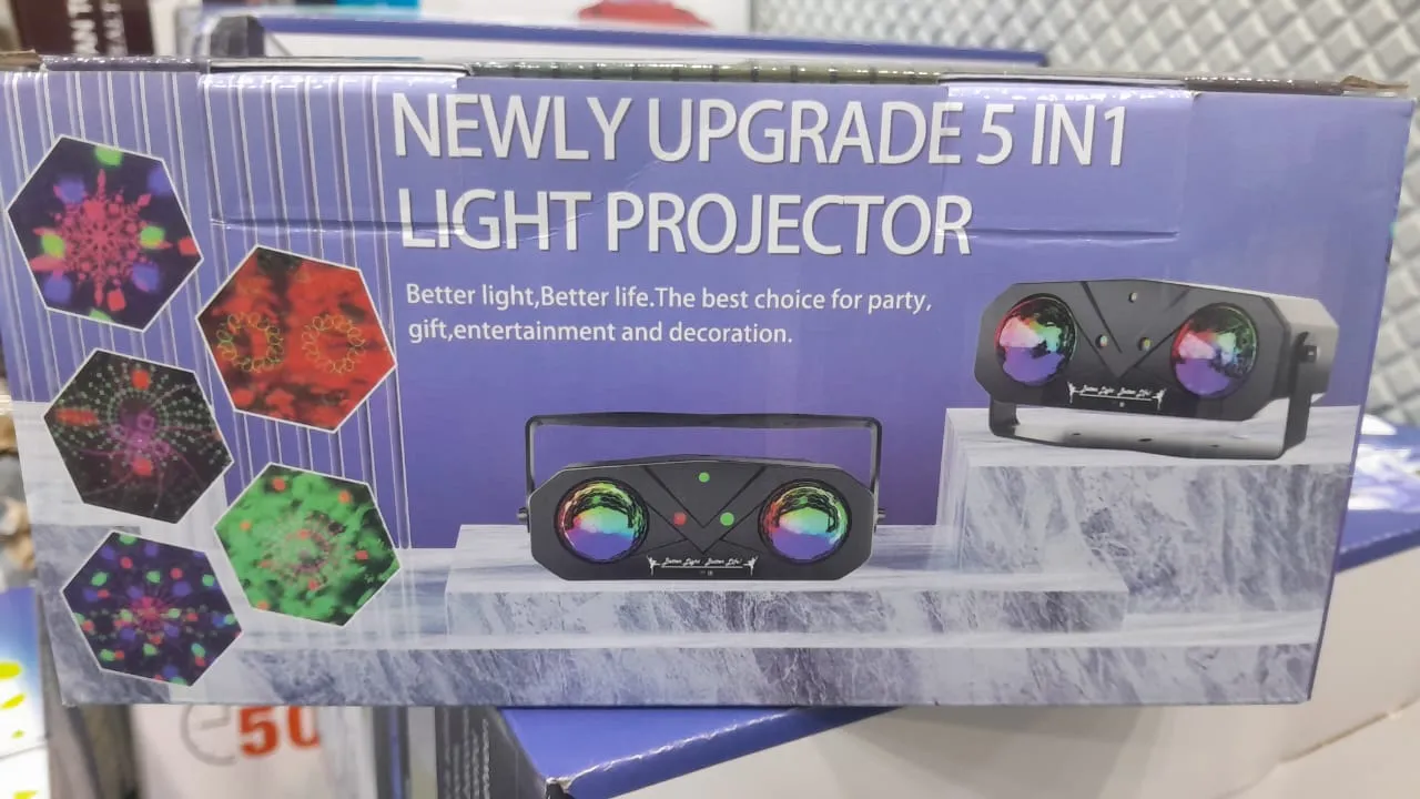 Projecteur Laser LED RGB avec Télécommande — miniature 9