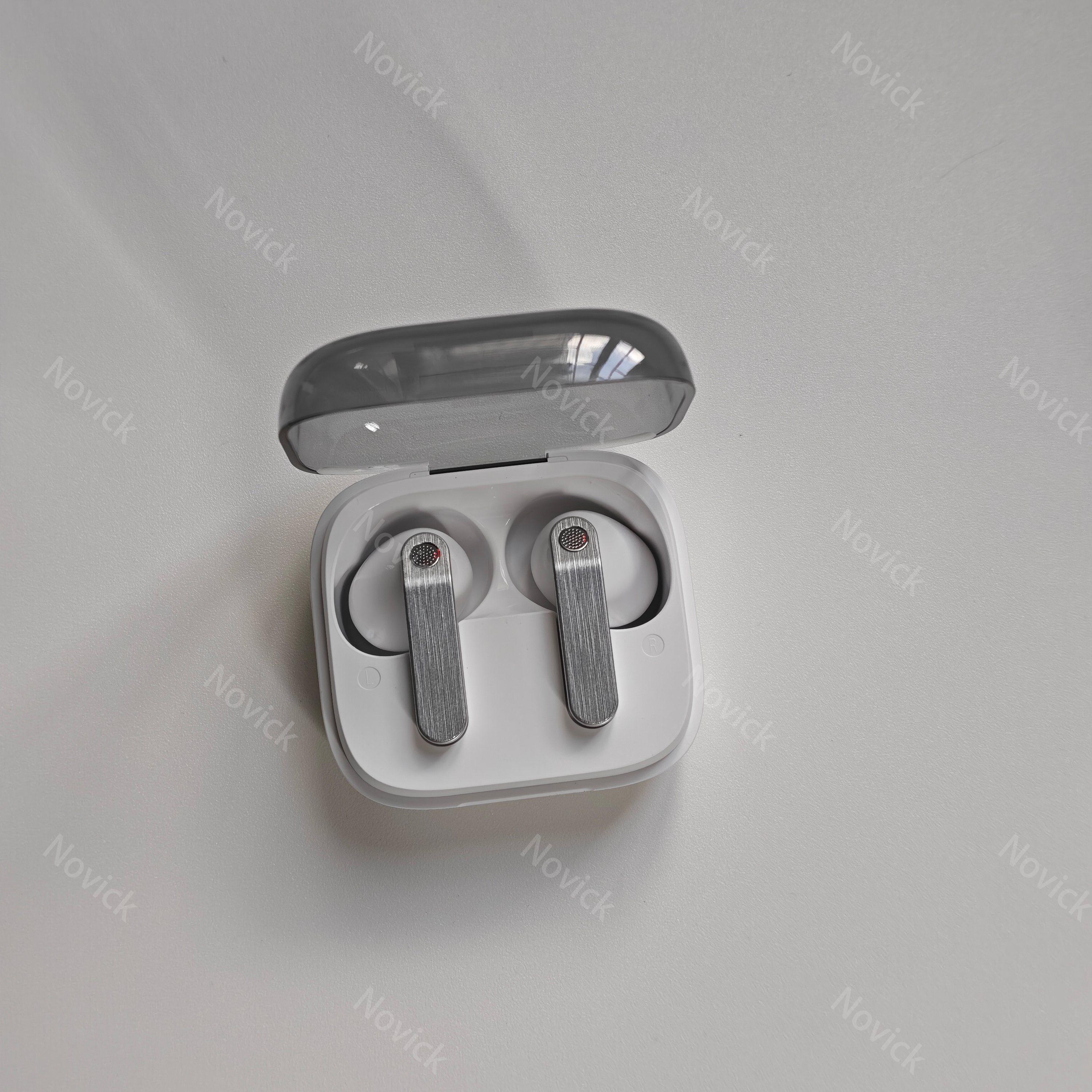 Écouteurs Samsung Galaxy Buds4 — miniature 4