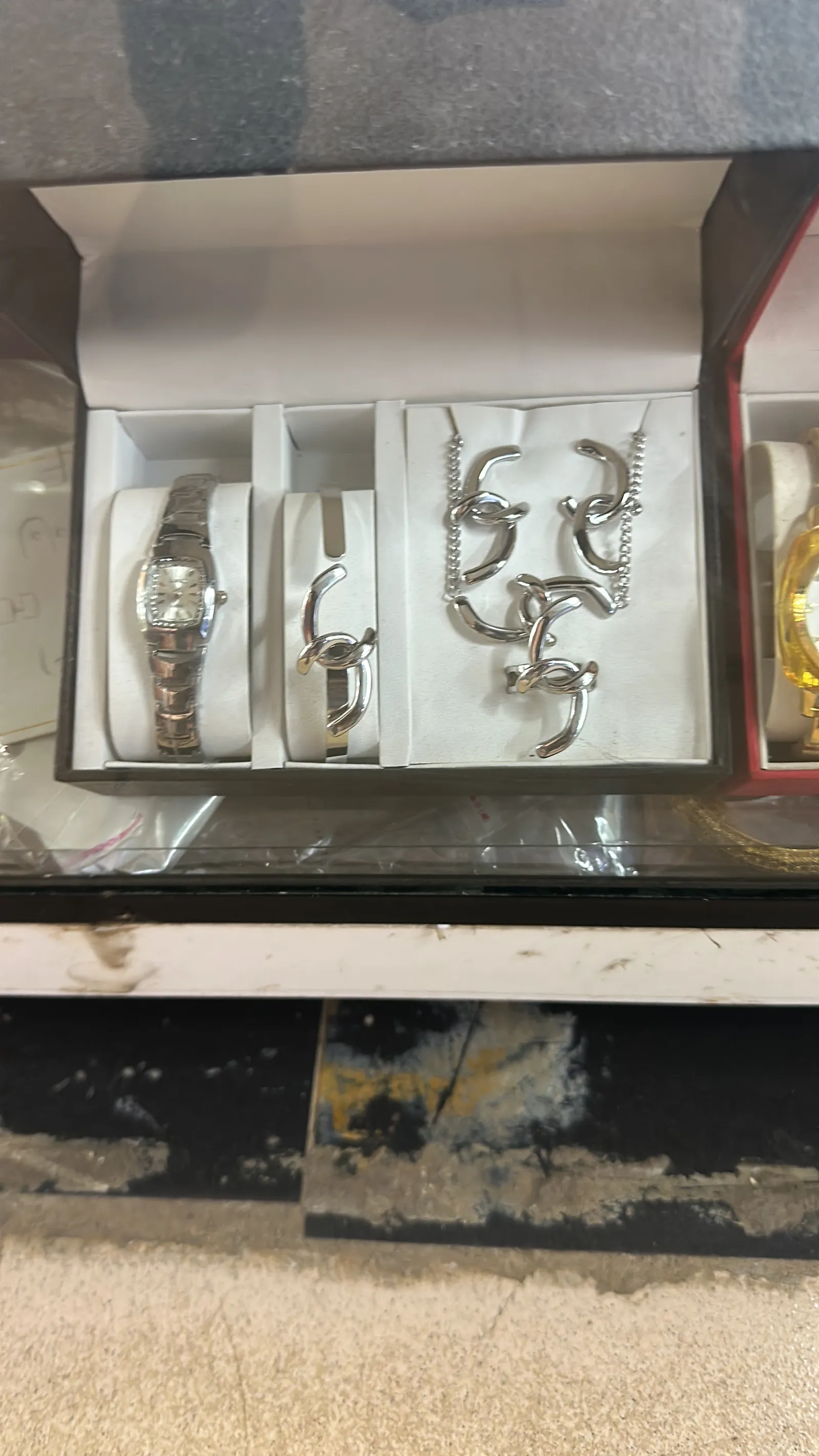 L'Écrin de Beauté: Coffret Cadeau Bijoux 6-en-1 — miniature 10