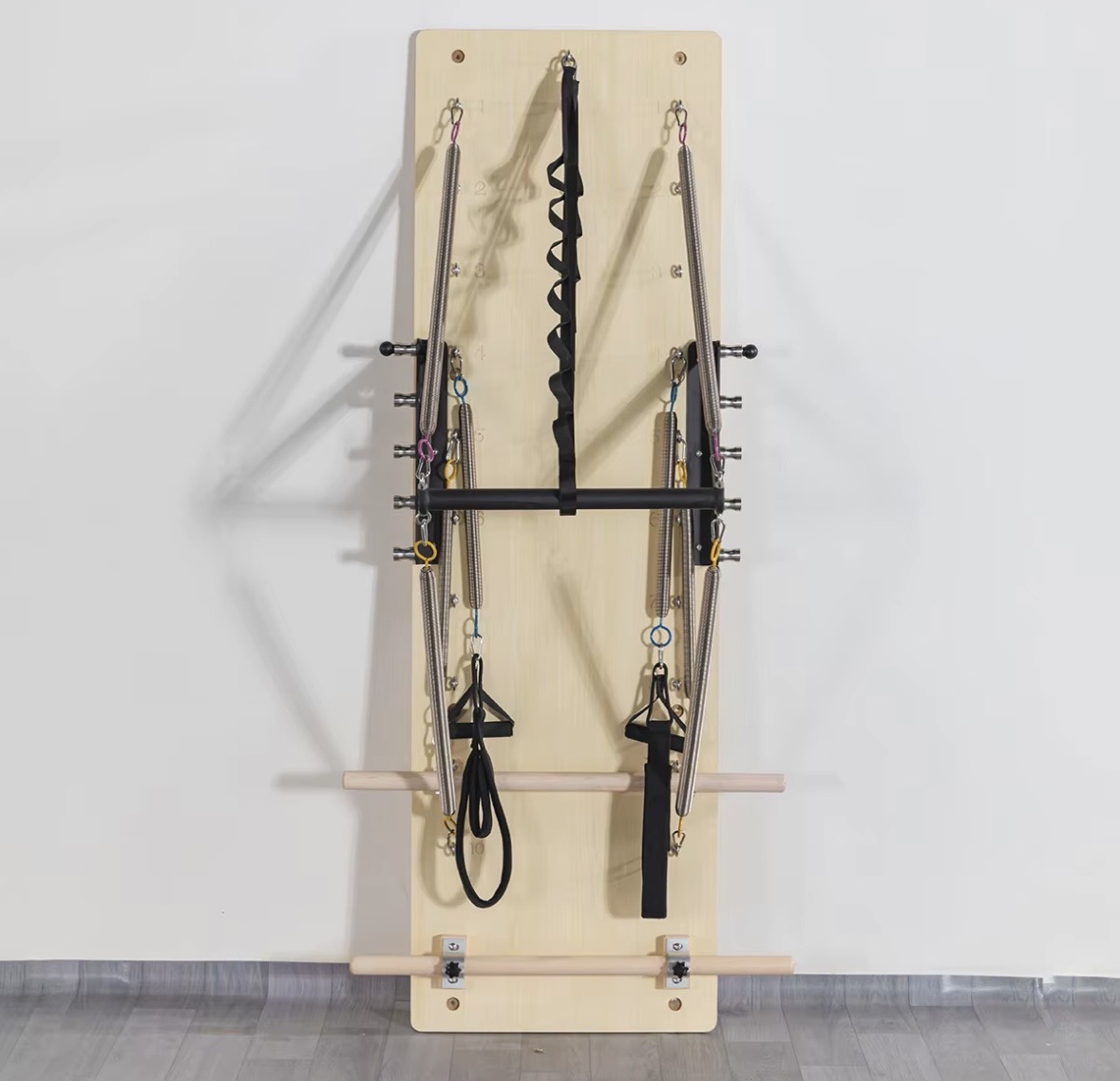 Unité Murale de Pilates en Bois pour Usage Commercial en Studio, Reformer, Springboard, Planche Murale de Pilates — miniature 4